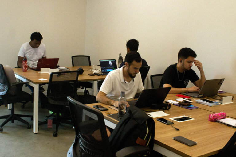 Ramires InOffice Coworking - Espaços de Trabalho, Work Spaces, Estrutura Completa de Coworking e Salas de Treinamento